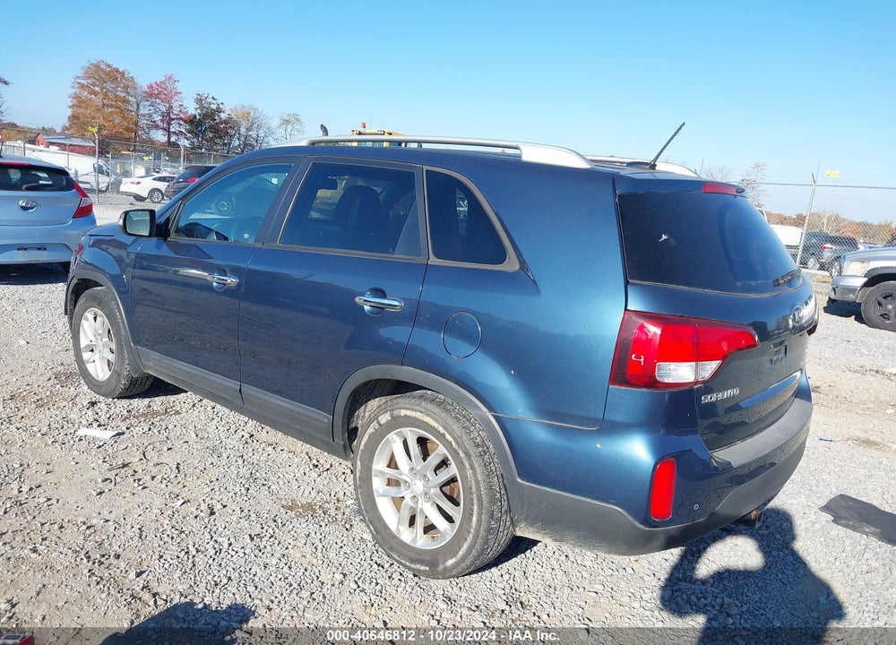 2014 KIA SORENTO LX VIN: 5XYKT3A63EG478192