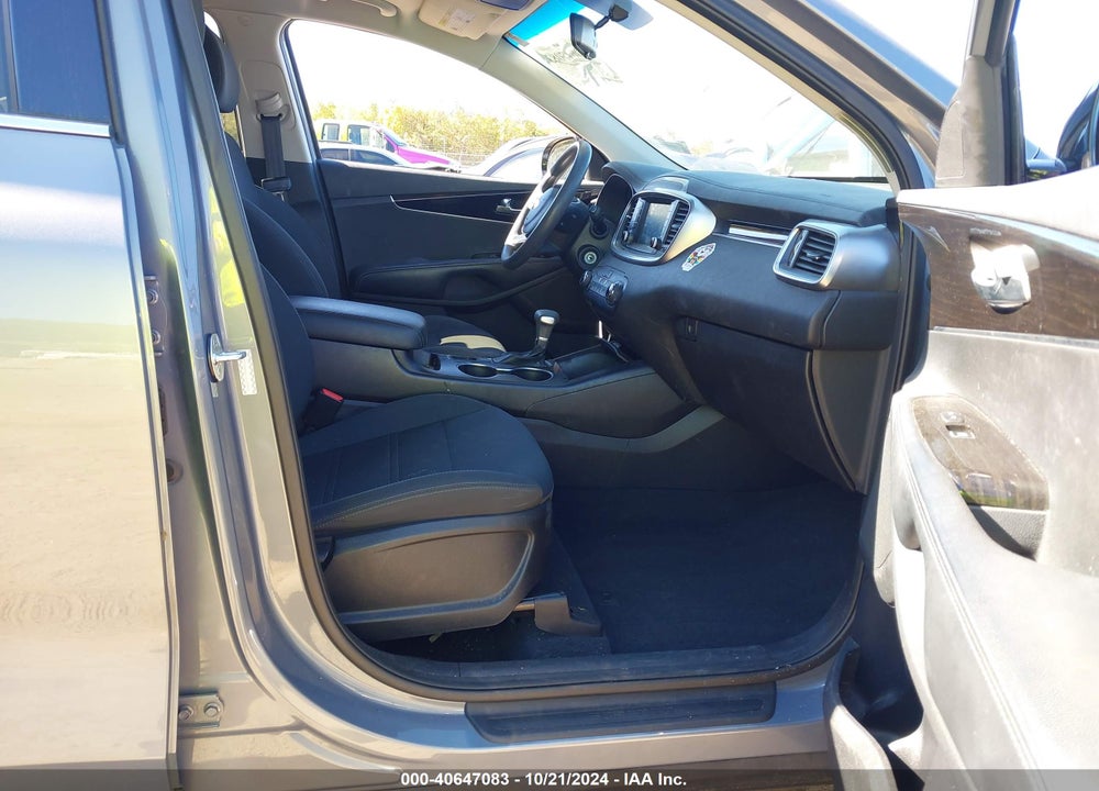2020 KIA SORENTO 3.3L LX VIN: 5XYPG4A54LG679930