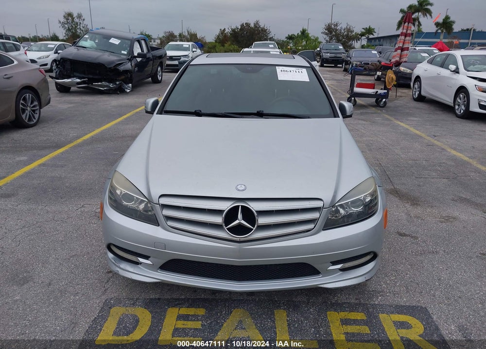 2011 MERCEDES-BENZ C 300 LUXURY/SPORT VIN: WDDGF5EB8BA525637