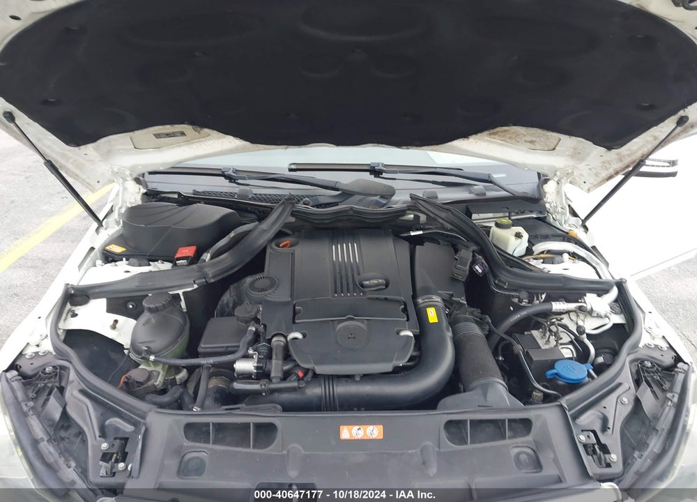 2013 MERCEDES-BENZ C 250 LUXURY/SPORT VIN: WDDGF4HB1DR272445