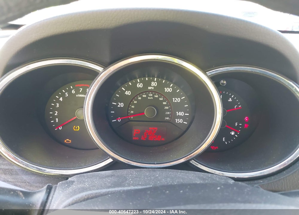 2013 KIA SORENTO LX VIN: 5XYKT3A15DG402718