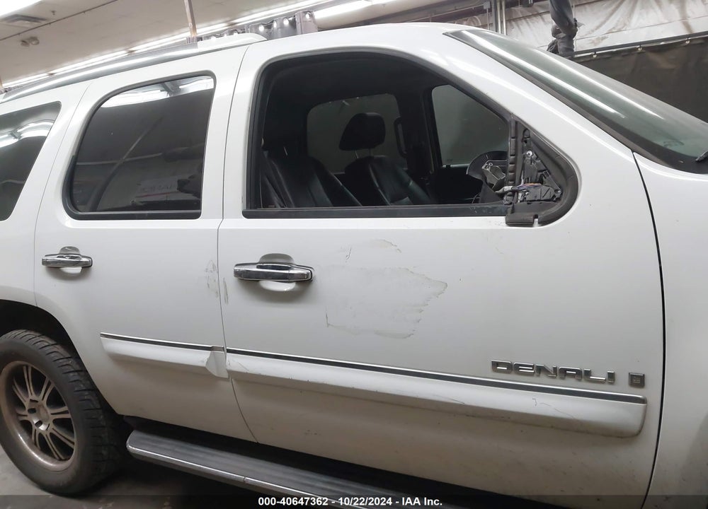 2007 GMC YUKON DENALI VIN: 1GKFK63867J264244
