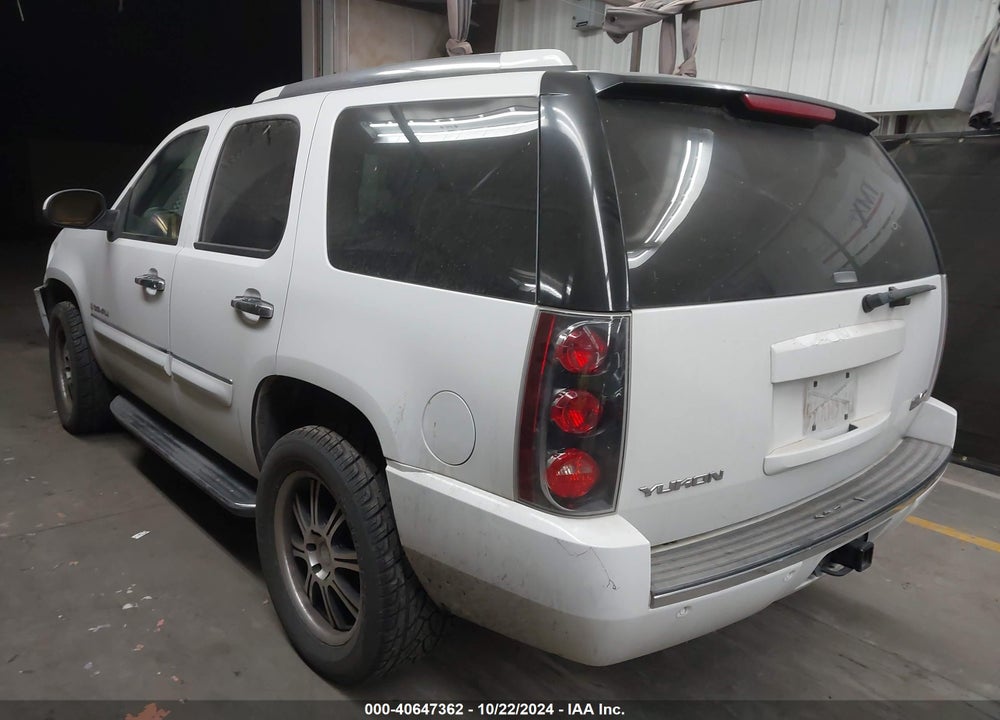 2007 GMC YUKON DENALI VIN: 1GKFK63867J264244