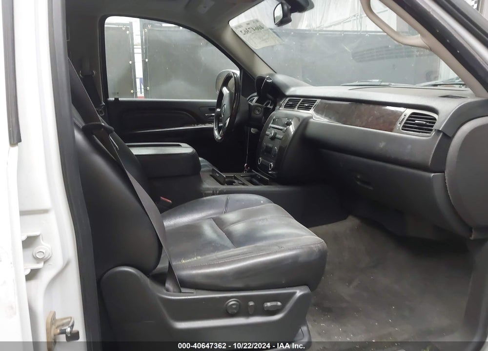 2007 GMC YUKON DENALI VIN: 1GKFK63867J264244