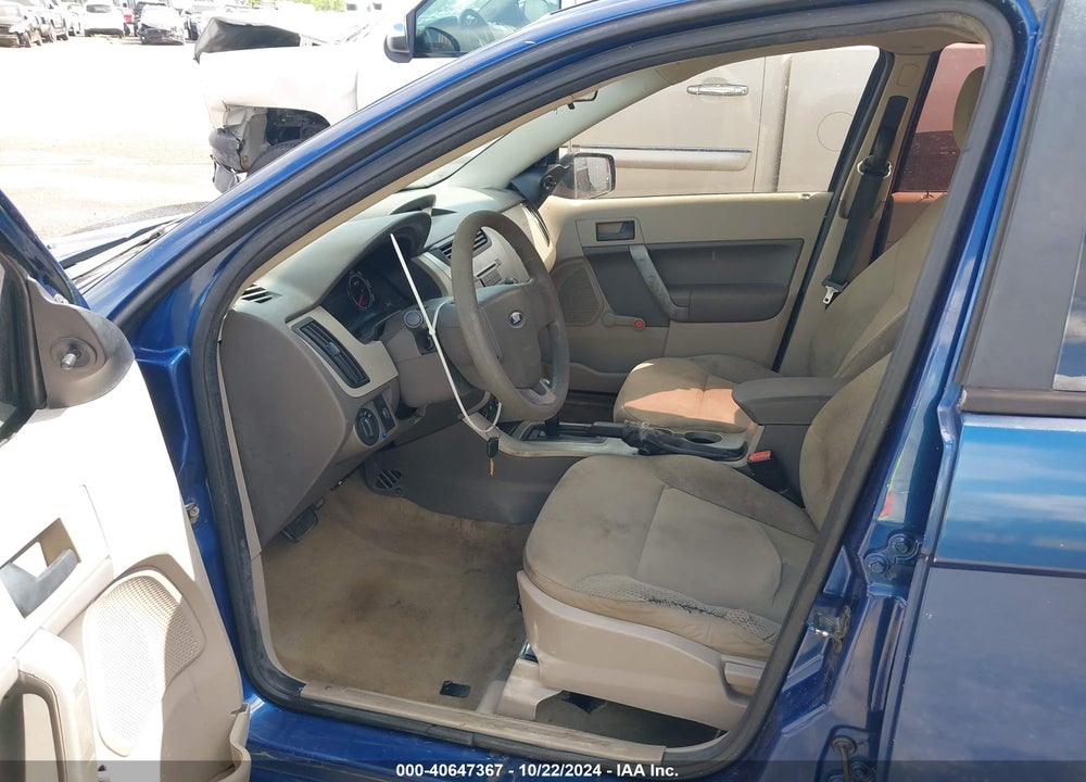 2008 FORD FOCUS S VIN: 1FAHP34N98W196198