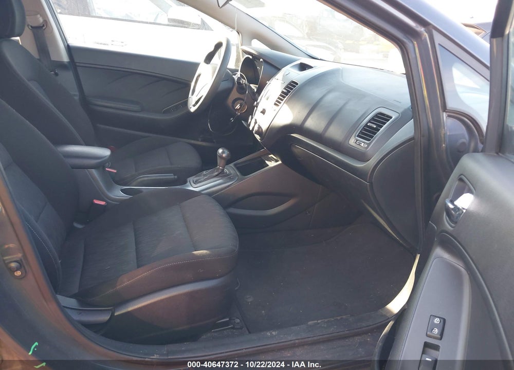 2016 KIA FORTE LX VIN: KNAFK4A61G5615570