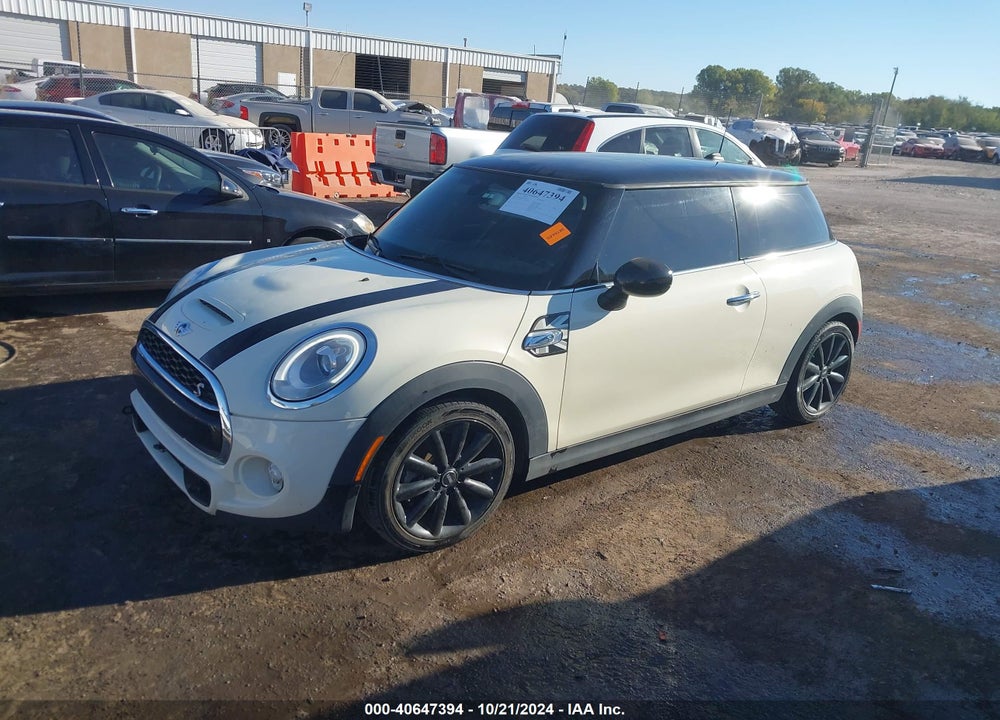 2015 MINI HARDTOP COOPER S VIN: WMWXP7C52F2A59476