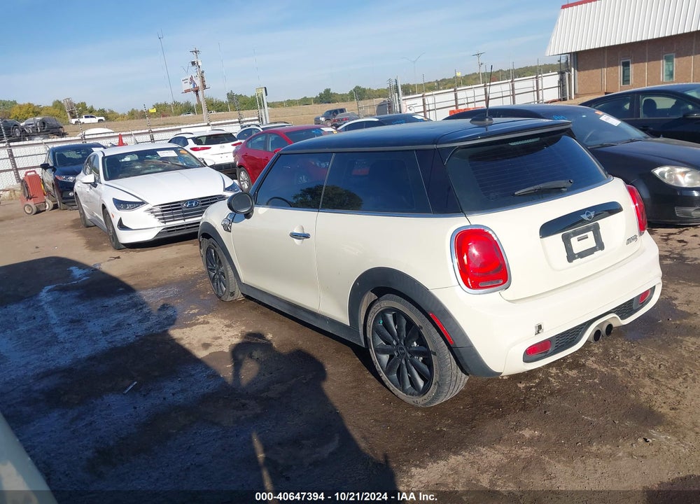 2015 MINI HARDTOP COOPER S VIN: WMWXP7C52F2A59476