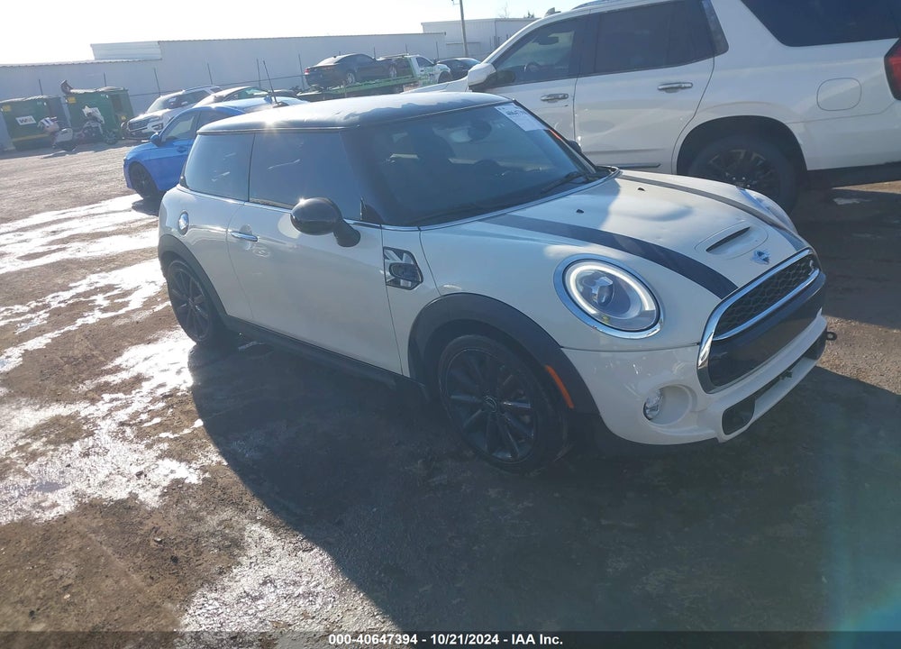 2015 MINI HARDTOP COOPER S VIN: WMWXP7C52F2A59476
