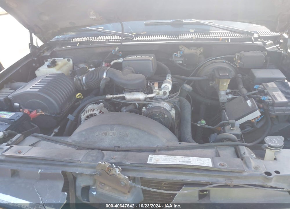 1999 CHEVROLET SUBURBAN 1500 LT VIN: 1GNEC16RXXJ406355
