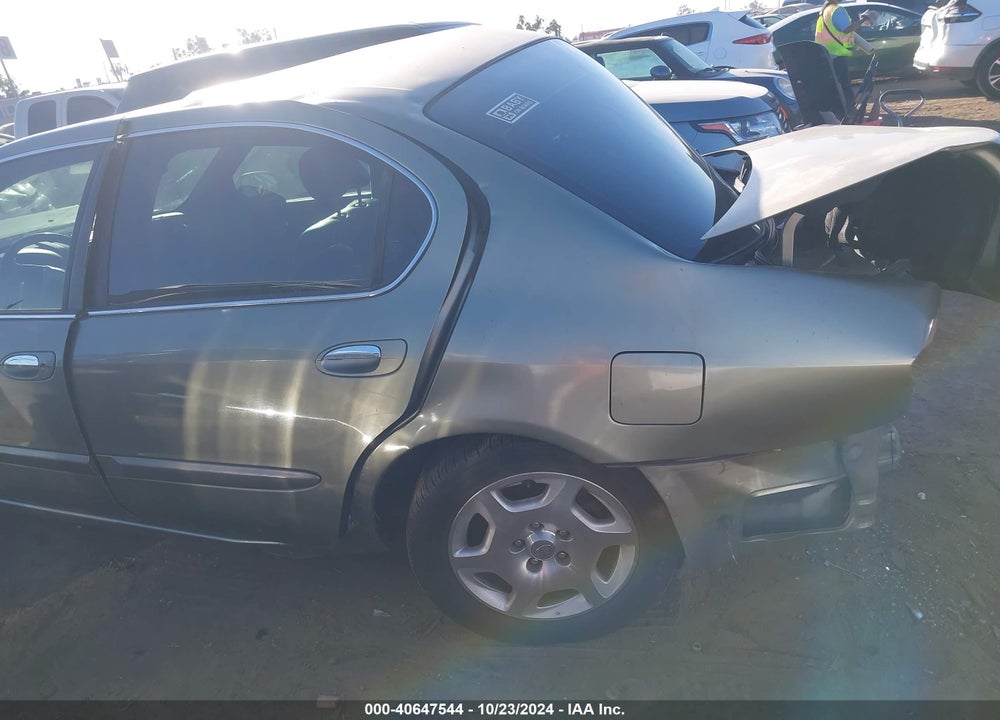 2000 INFINITI I30 LUXURY/TOURING VIN: JNKCA31A9YT115904