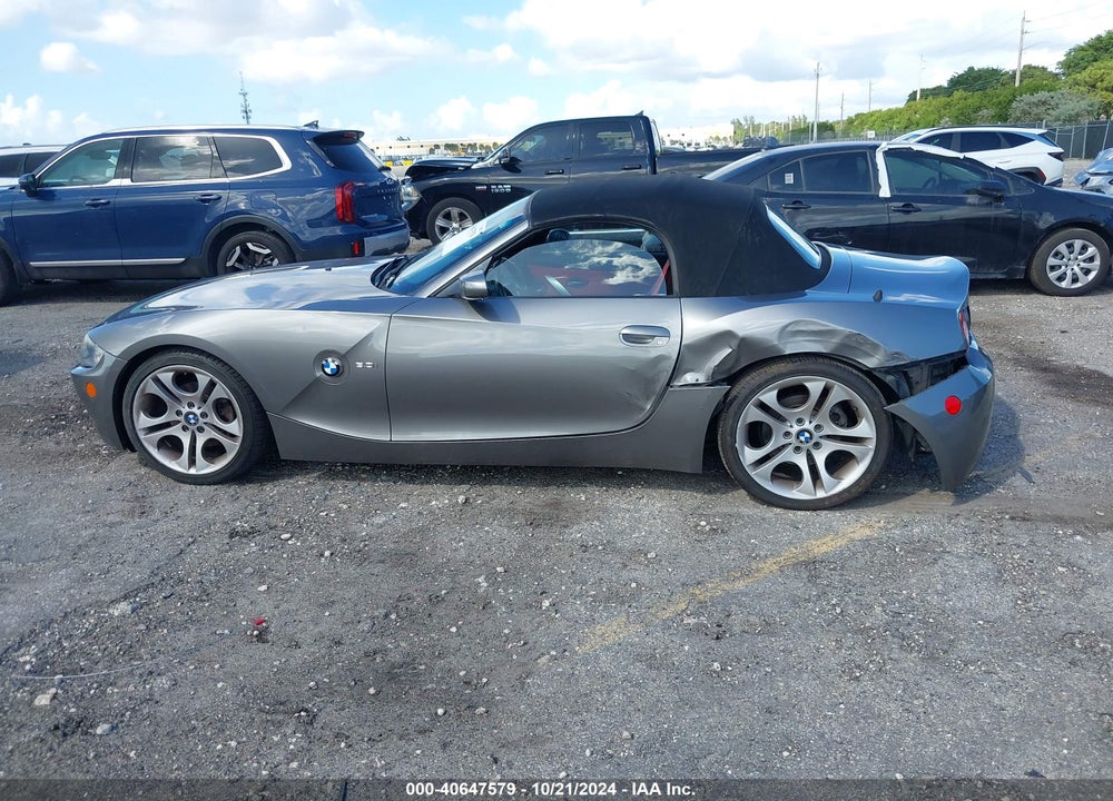 2005 BMW Z4 3.0I VIN: 4USBT53525LT27858
