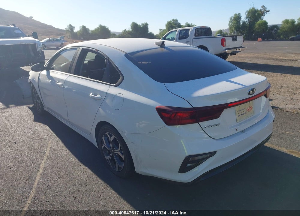2019 KIA FORTE LXS VIN: 3KPF24AD9KE121097