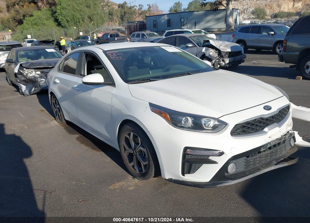 2019 KIA FORTE LXS VIN: 3KPF24AD9KE121097