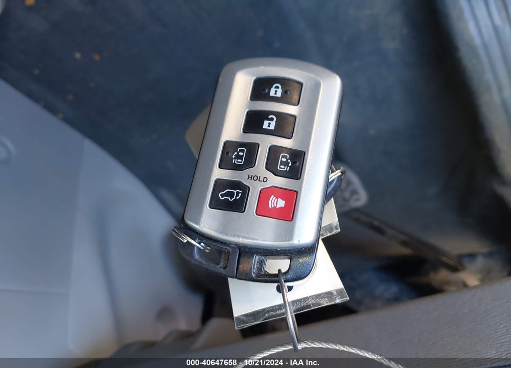 2015 TOYOTA SIENNA XLE LIMITED VIN: 5TDYK3DC4FS668019