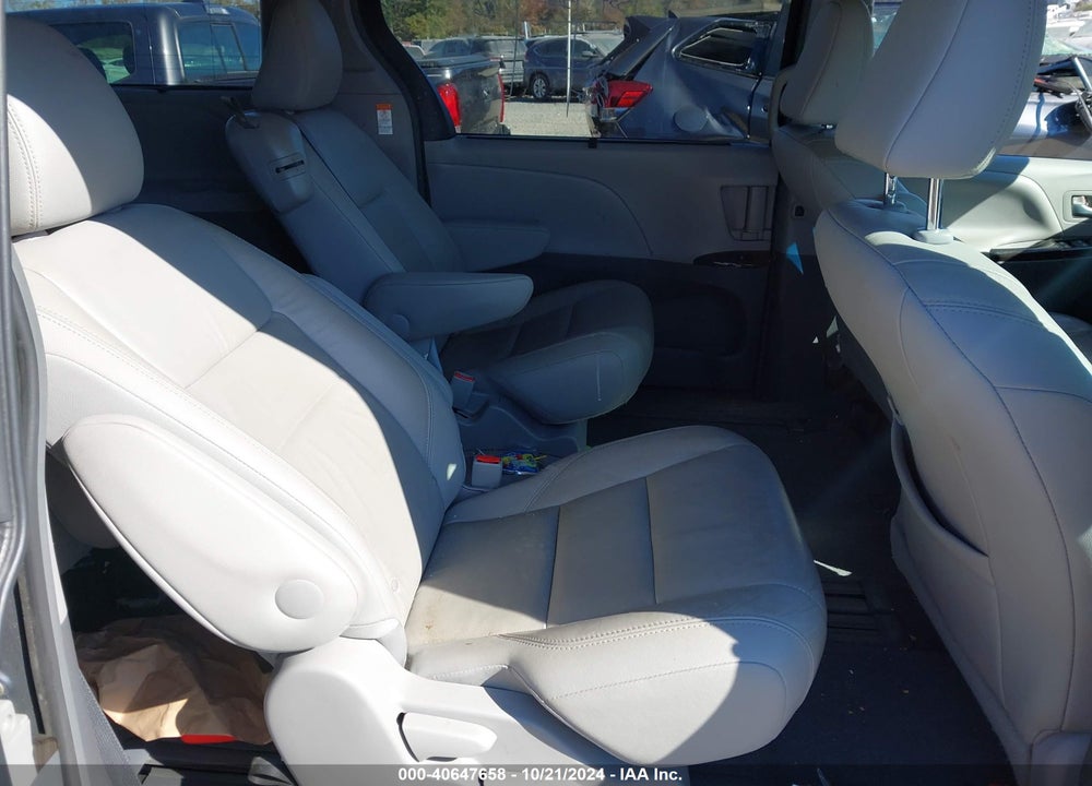 2015 TOYOTA SIENNA XLE LIMITED VIN: 5TDYK3DC4FS668019