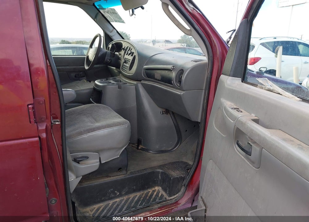 2003 FORD E-350 SUPER DUTY CHATEAU/XL/XLT VIN: 1FBNE31L83HB52037