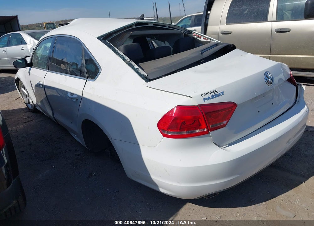 2013 VOLKSWAGEN PASSAT VIN: 1VWBH7A33DC113493