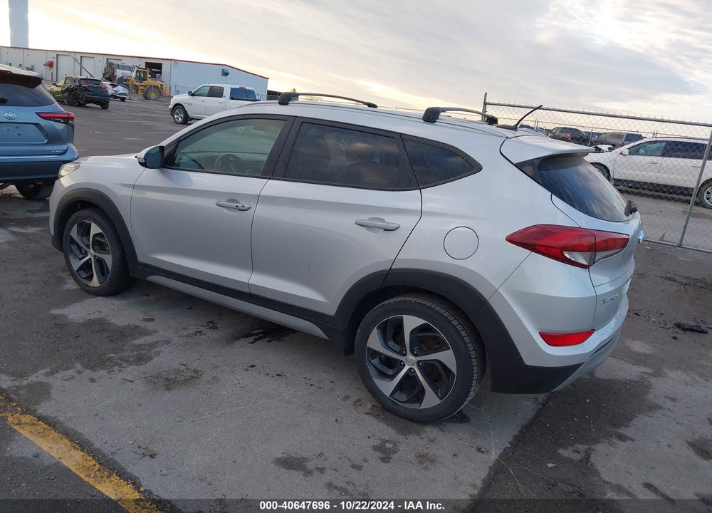 2017 HYUNDAI TUCSON SPORT VIN: KM8J33A24HU563971
