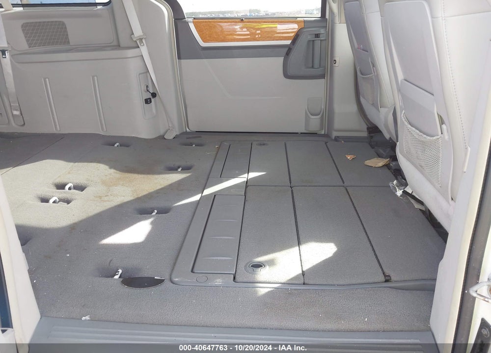 2008 CHRYSLER TOWN & COUNTRY LIMITED VIN: 2A8HR64X28R804989