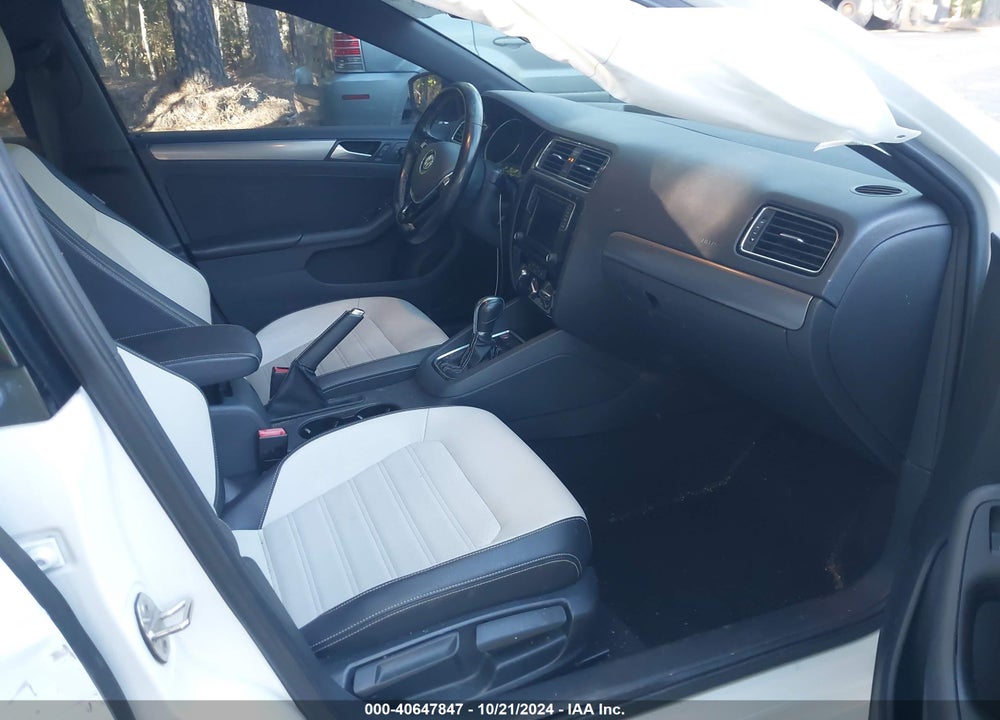 2016 VOLKSWAGEN JETTA 1.8T SPORT VIN: 3VWD17AJ5GM412207