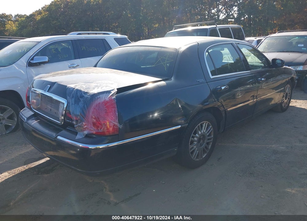 2010 LINCOLN TOWN CAR SIGNATURE LIMITED VIN: 2LNBL8CV5AX750742
