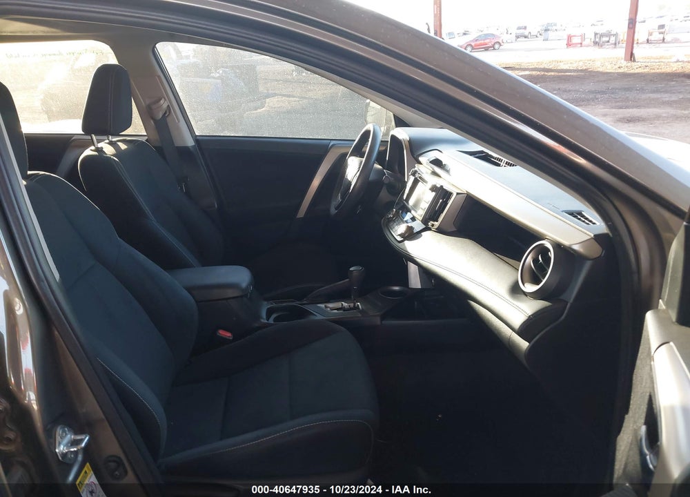 2014 TOYOTA RAV4 XLE VIN: 2T3RFREV3EW130825
