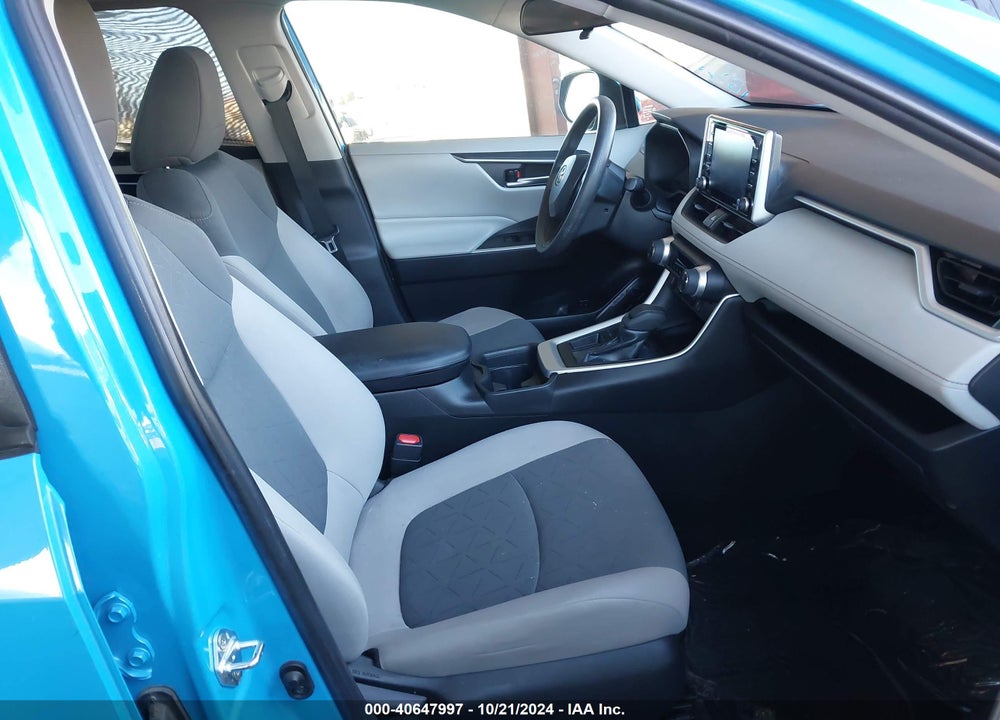 2019 TOYOTA RAV4 XLE VIN: 2T3W1RFV1KC001706