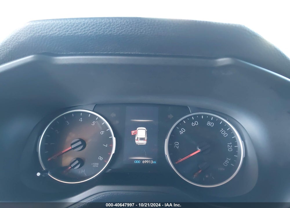 2019 TOYOTA RAV4 XLE VIN: 2T3W1RFV1KC001706