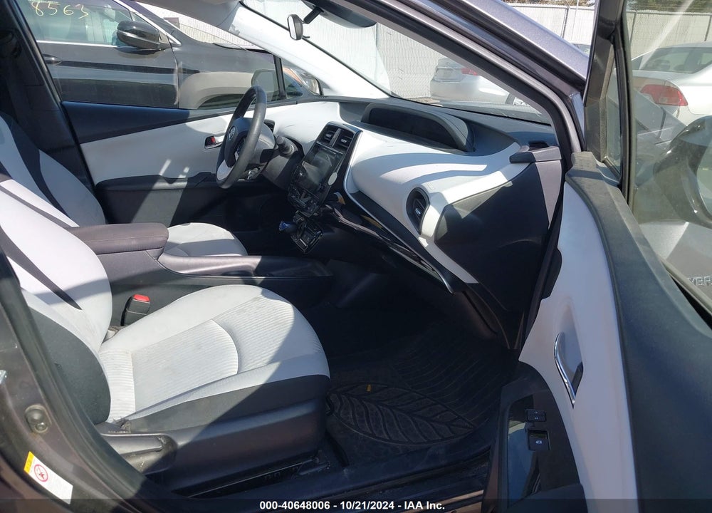 2018 TOYOTA PRIUS TWO VIN: JTDKBRFU3J3601002