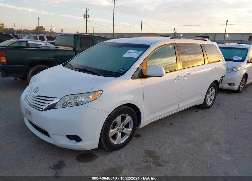 2015 TOYOTA SIENNA LE 8 PASSENGER VIN: 5TDKK3DCXFS634902