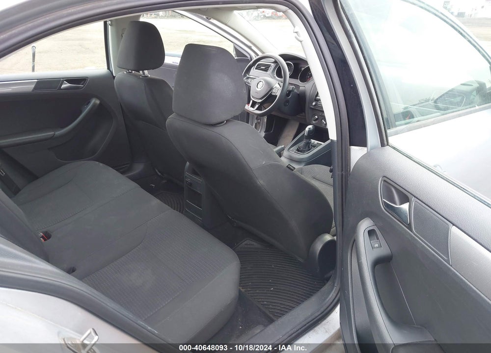 2015 VOLKSWAGEN JETTA 1.8T SE VIN: 3VWD17AJ1FM321997