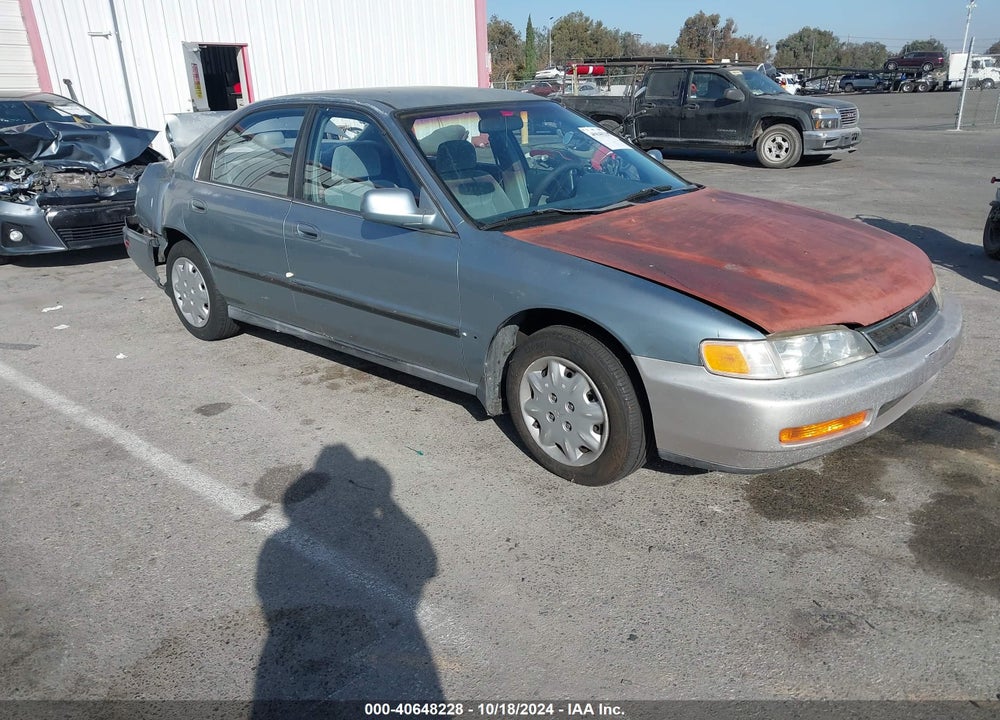 1996 HONDA ACCORD LX/EX VIN: 1HGCD5635TA274553