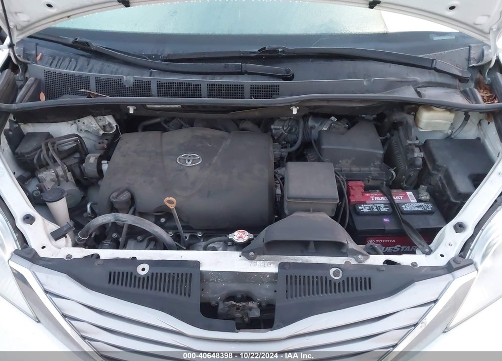 2017 TOYOTA SIENNA XLE 8 PASSENGER VIN: 5TDYZ3DC8HS840048