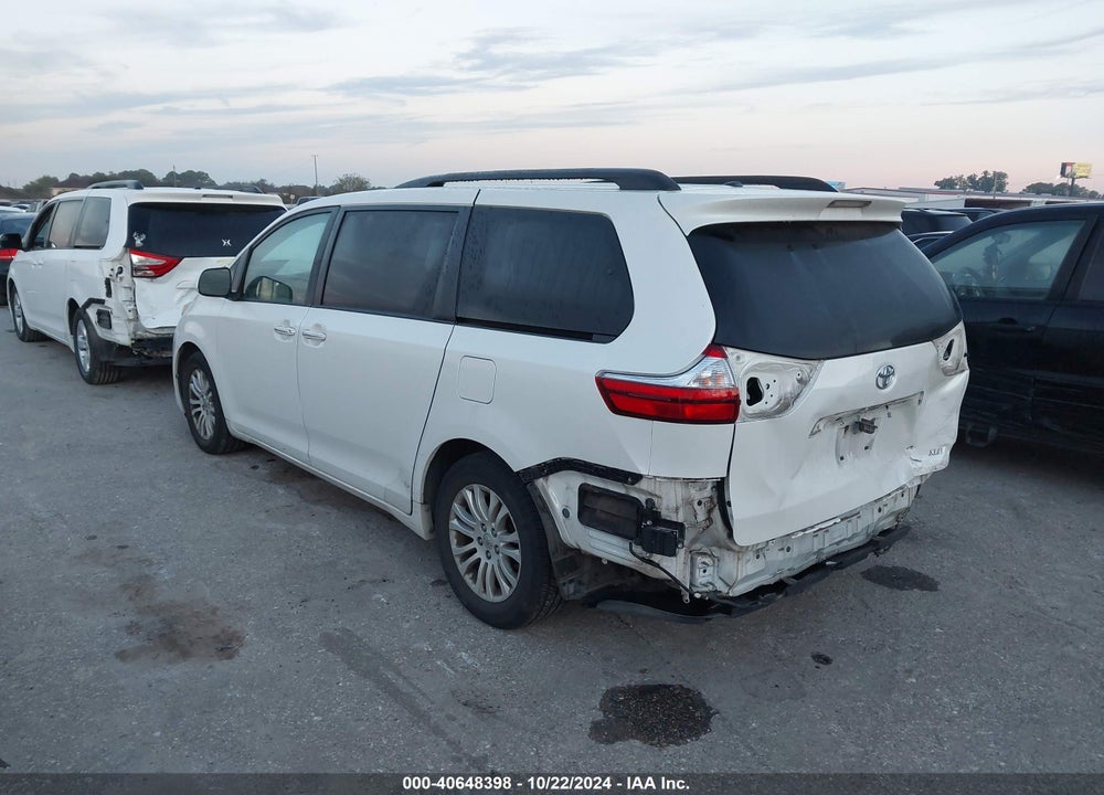 2017 TOYOTA SIENNA XLE 8 PASSENGER VIN: 5TDYZ3DC8HS840048