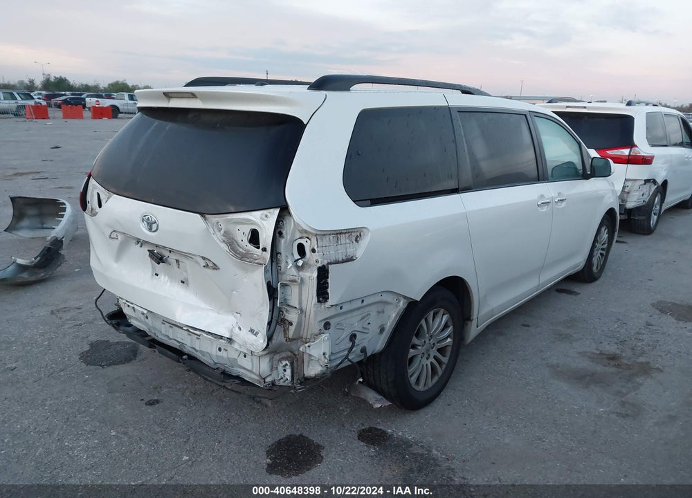 2017 TOYOTA SIENNA XLE 8 PASSENGER VIN: 5TDYZ3DC8HS840048