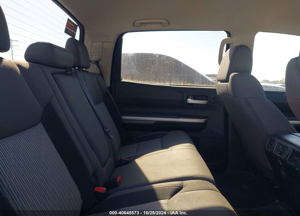 2017 TOYOTA TUNDRA SR5 5.7L V8 VIN: 5TFDW5F10HX657705