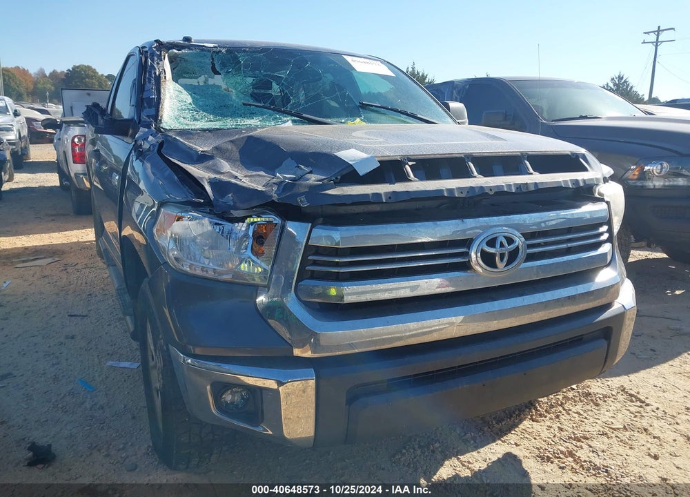2017 TOYOTA TUNDRA SR5 5.7L V8 VIN: 5TFDW5F10HX657705
