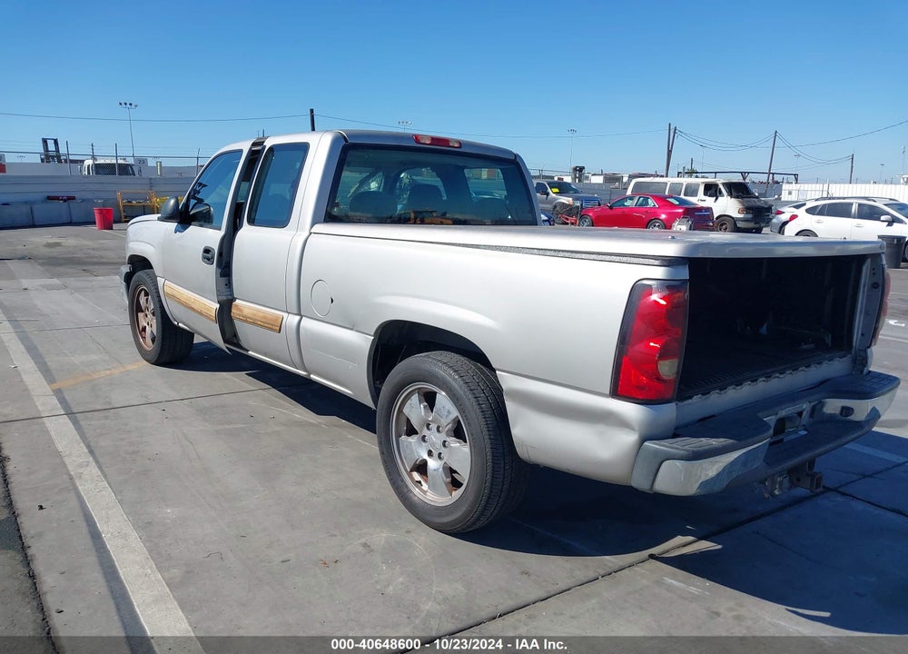 2005 CHEVROLET SILVERADO 1500 LS VIN: 2GCEC19T451290335