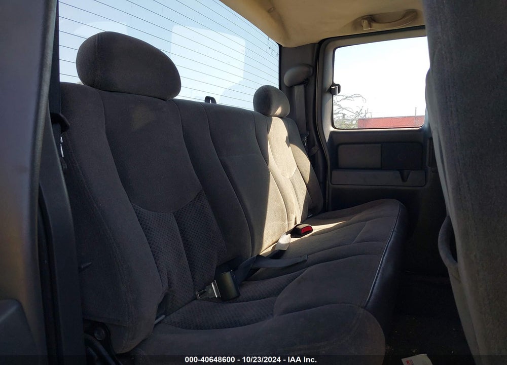 2005 CHEVROLET SILVERADO 1500 LS VIN: 2GCEC19T451290335