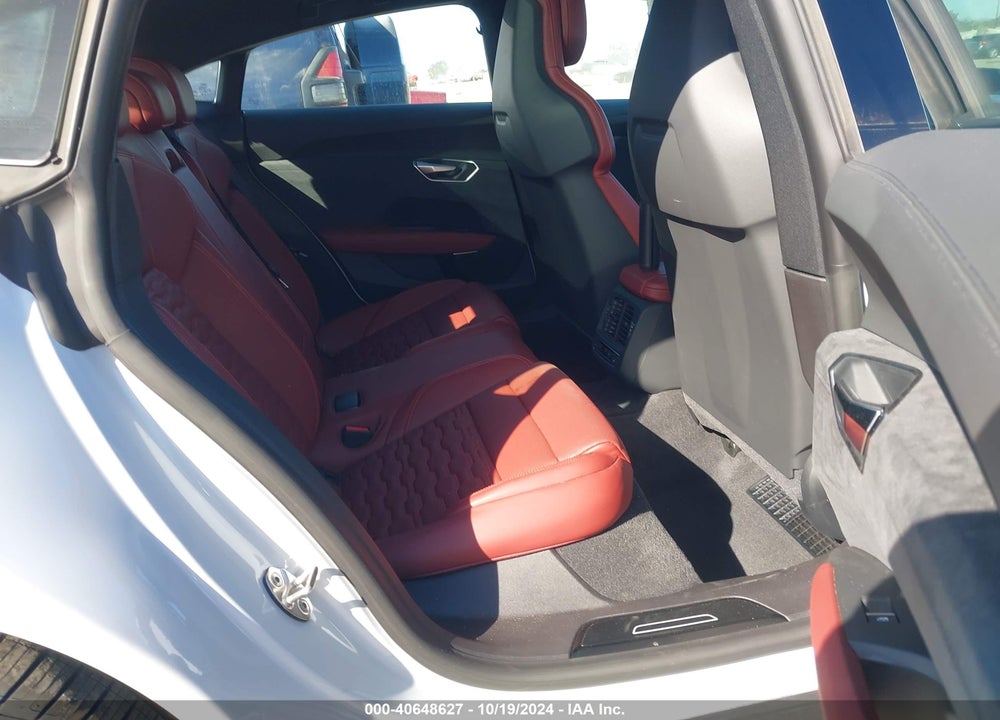 2024 AUDI E-TRON GT PREMIUM PLUS QUATTRO VIN: WAUFJBFW0R7002671