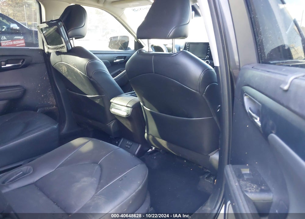 2022 TOYOTA HIGHLANDER XLE VIN: 5TDGZRBH4NS574584