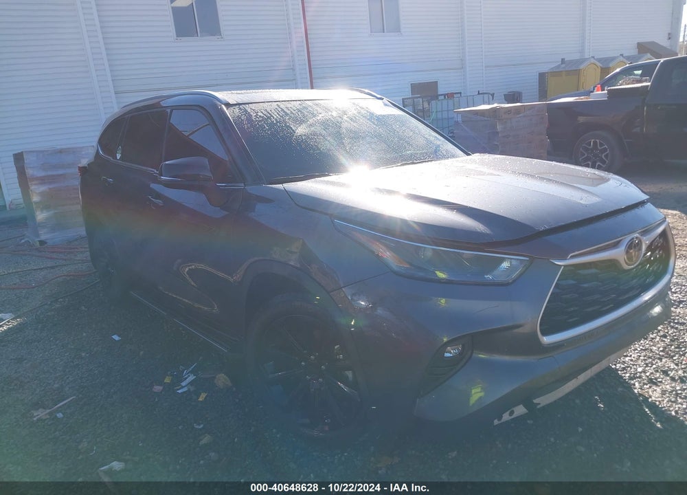 2022 TOYOTA HIGHLANDER XLE VIN: 5TDGZRBH4NS574584