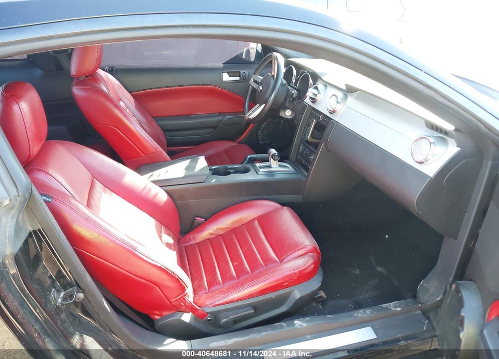 2005 FORD MUSTANG VIN: 1ZVHT82H255116013