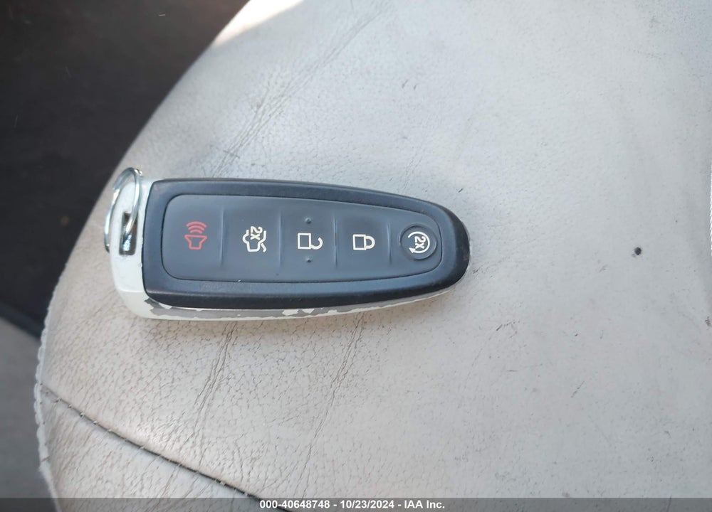2015 FORD ESCAPE TITANIUM VIN: 1FMCU9J95FUB74615