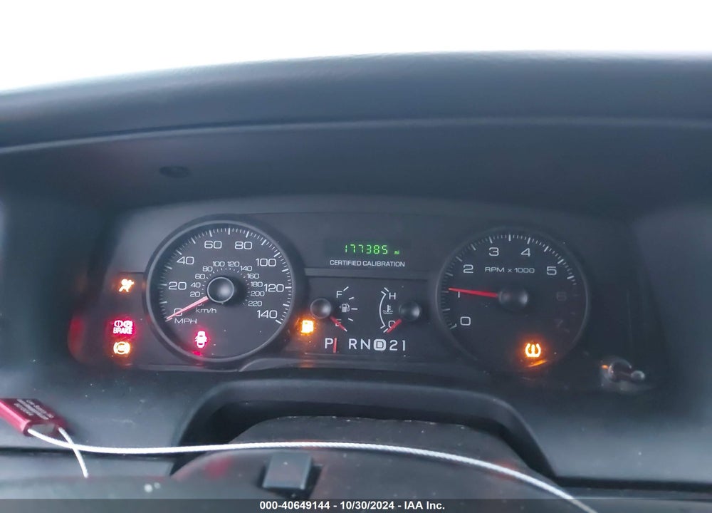 2009 FORD CROWN VICTORIA VIN: 2FAHP71V49X132555