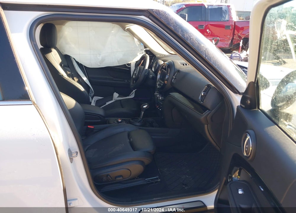 2019 MINI COUNTRYMAN COOPER S VIN: WMZYT5C5XK3J88137