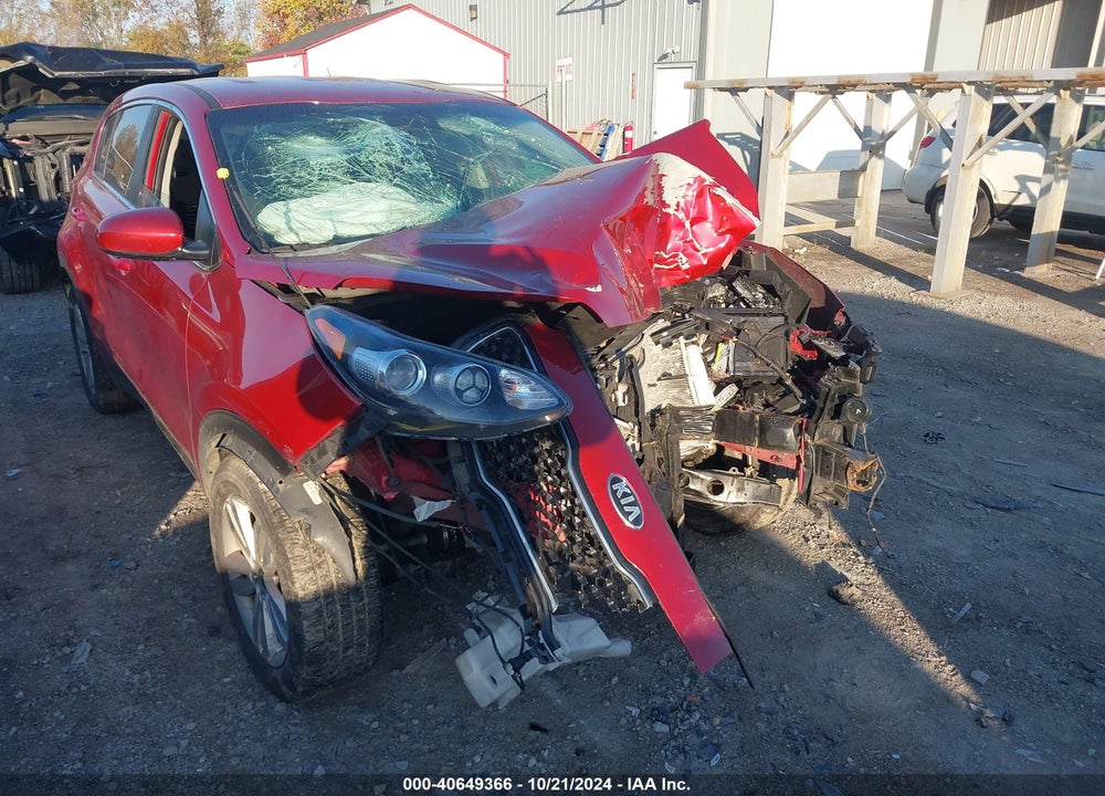 2018 KIA SPORTAGE LX VIN: KNDPMCAC2J7401961