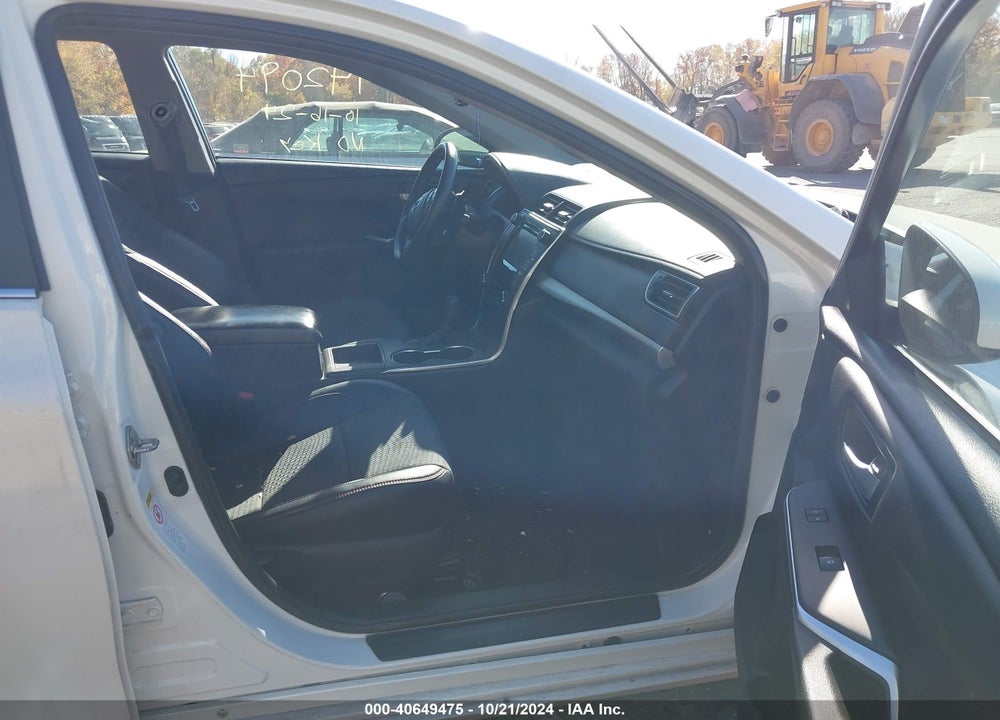 2015 TOYOTA CAMRY SE VIN: 4T1BF1FKXFU020582