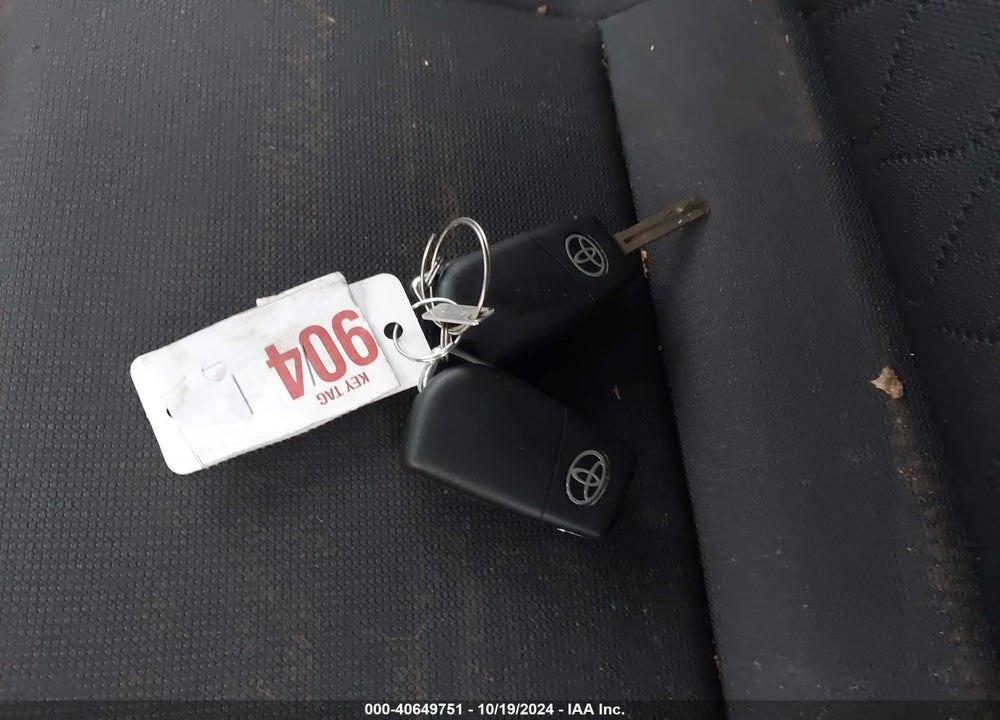 2024 TOYOTA COROLLA LE VIN: 5YFB4MDE2RP193569